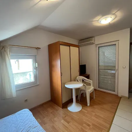 Put Makra 14 Apartment *