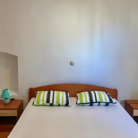 Put Makra 14 * Makarska